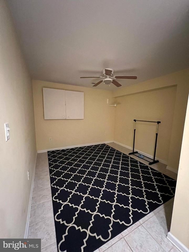 1009 Bayview Overlook - Photo 5 of 10