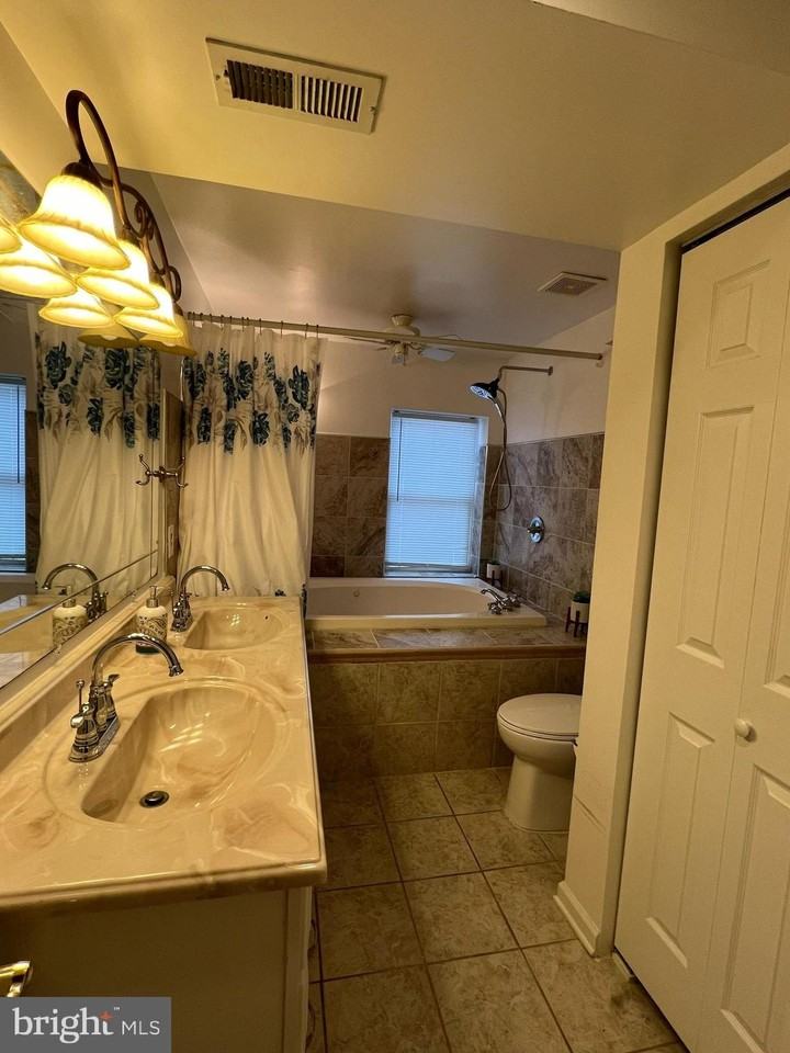 1009 Bayview Overlook - Photo 7 of 10