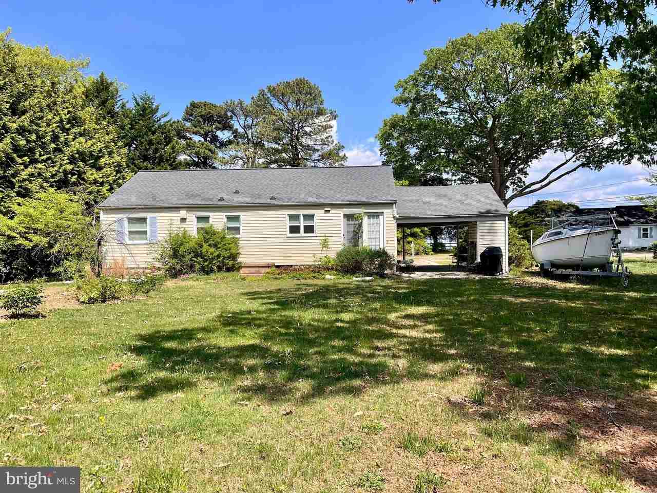 3214 Riverview Dr - Photo 2 of 31