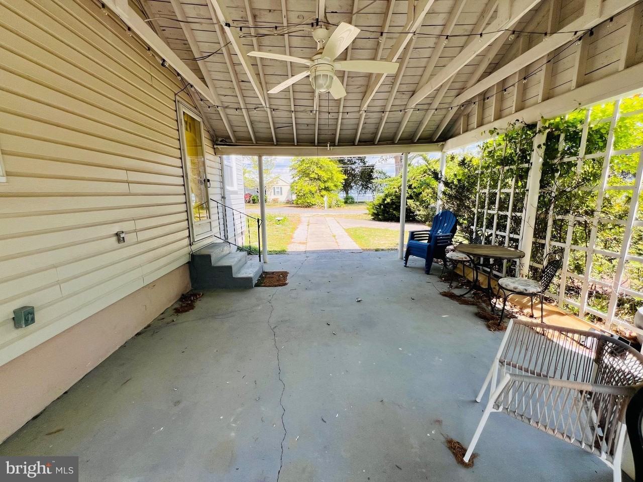 3214 Riverview Dr - Photo 3 of 31