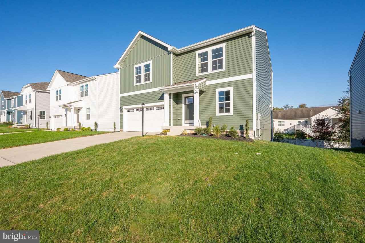 192 Ludgate Mnr - Photo 3 of 50