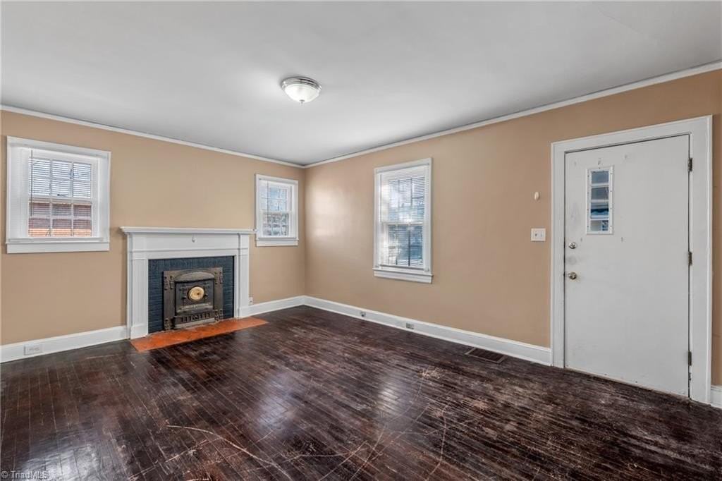 437 W 24th St - Photo 5 of 20