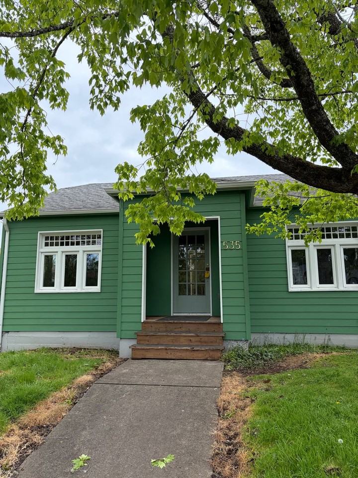 535 Nw 21st St - Photo 3 of 17