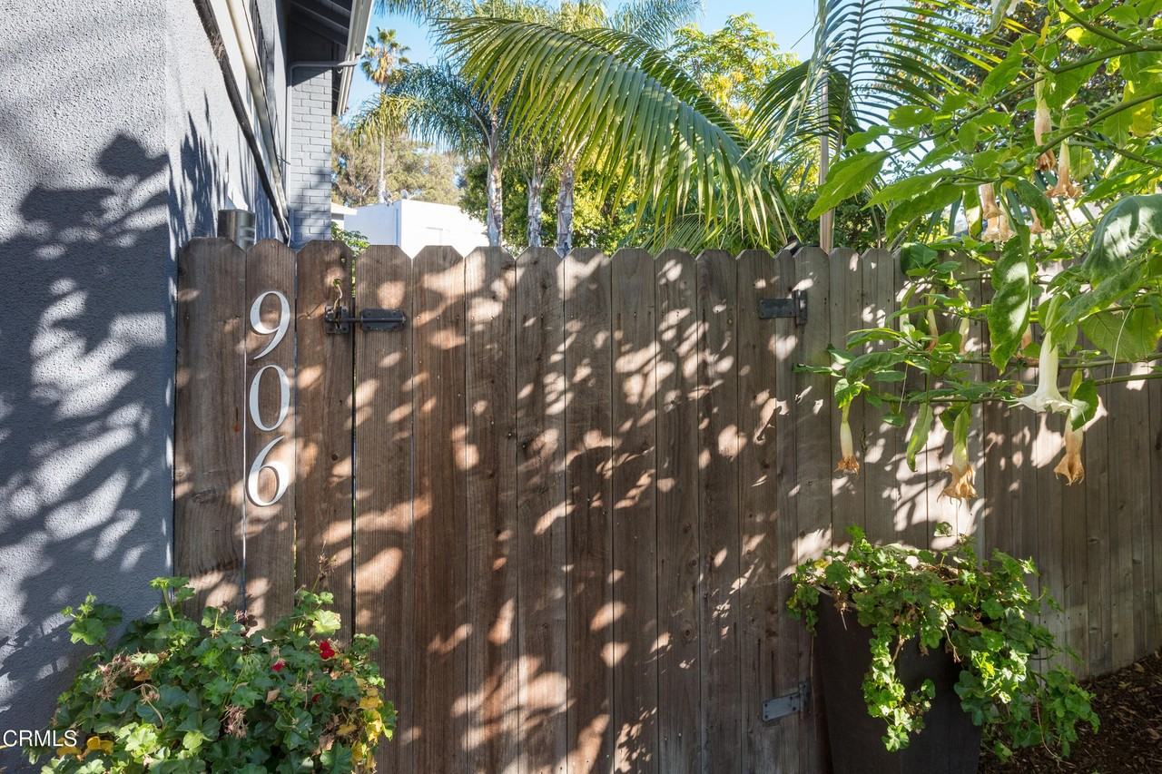 906 Seahorse Ct - Photo 3 of 19