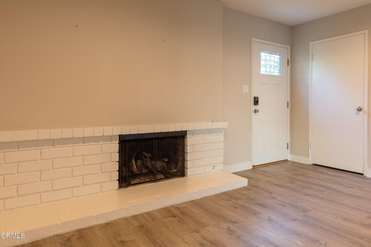 906 Seahorse Ct - Photo 6 of 19