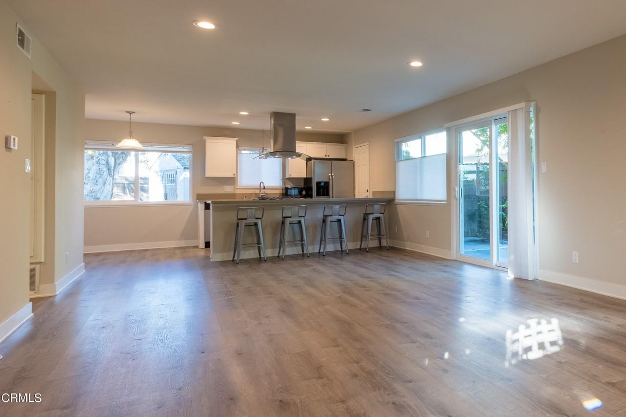 906 Seahorse Ct - Photo 7 of 19