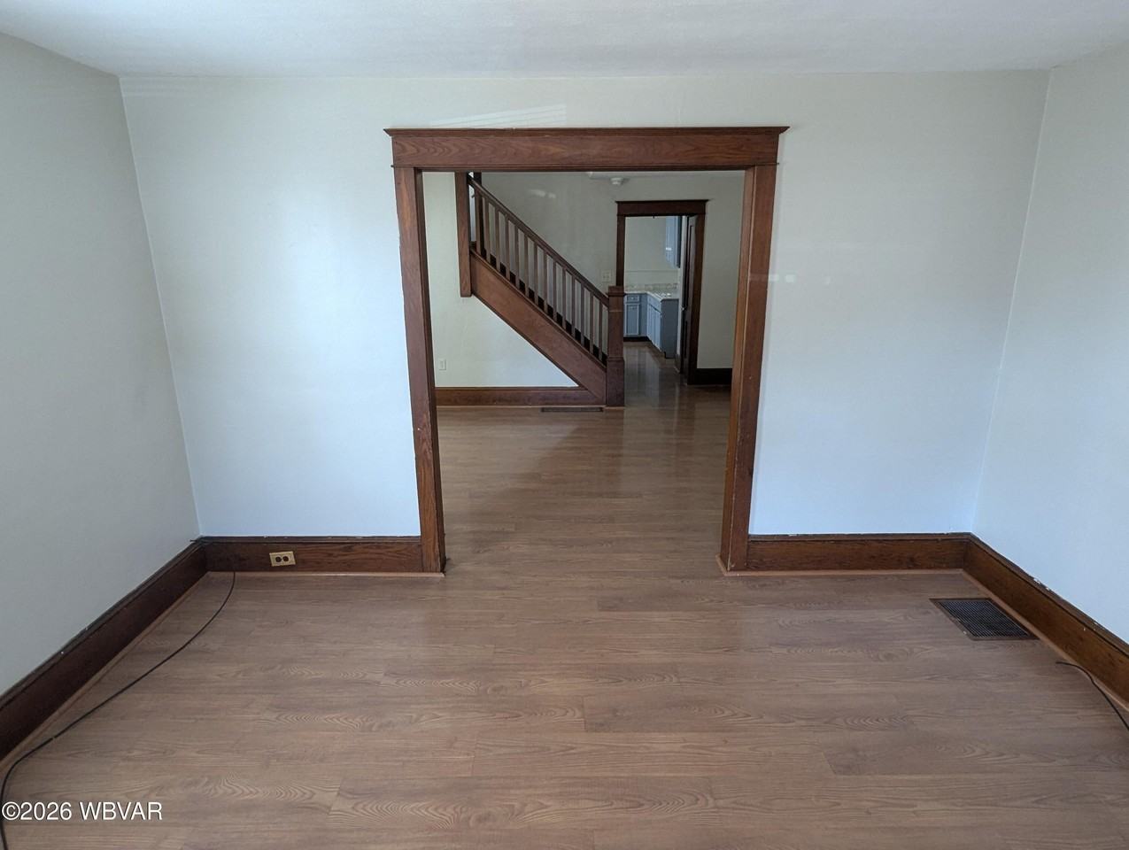 675 Cemetery St - Photo 3 of 17