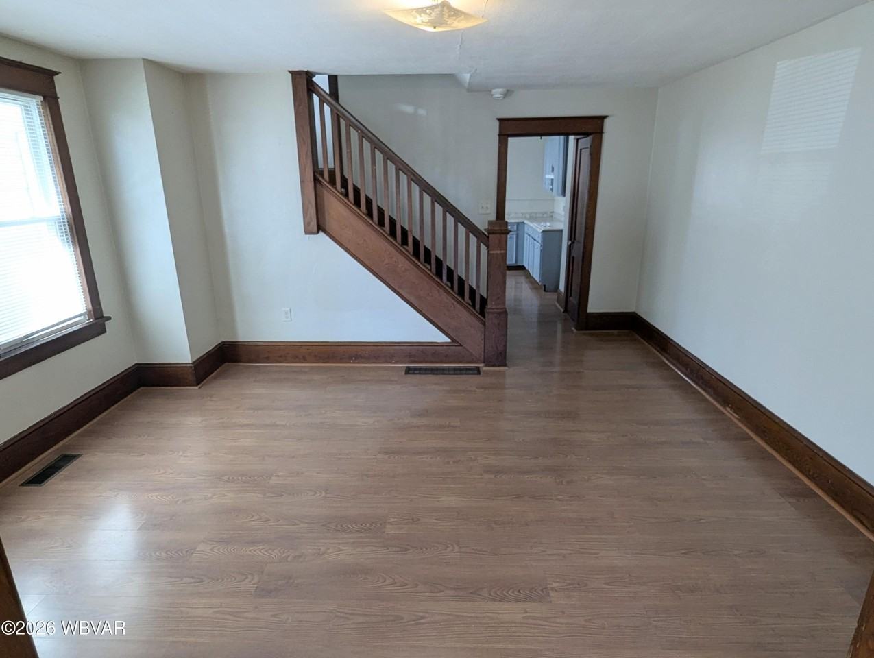 675 Cemetery St - Photo 4 of 17