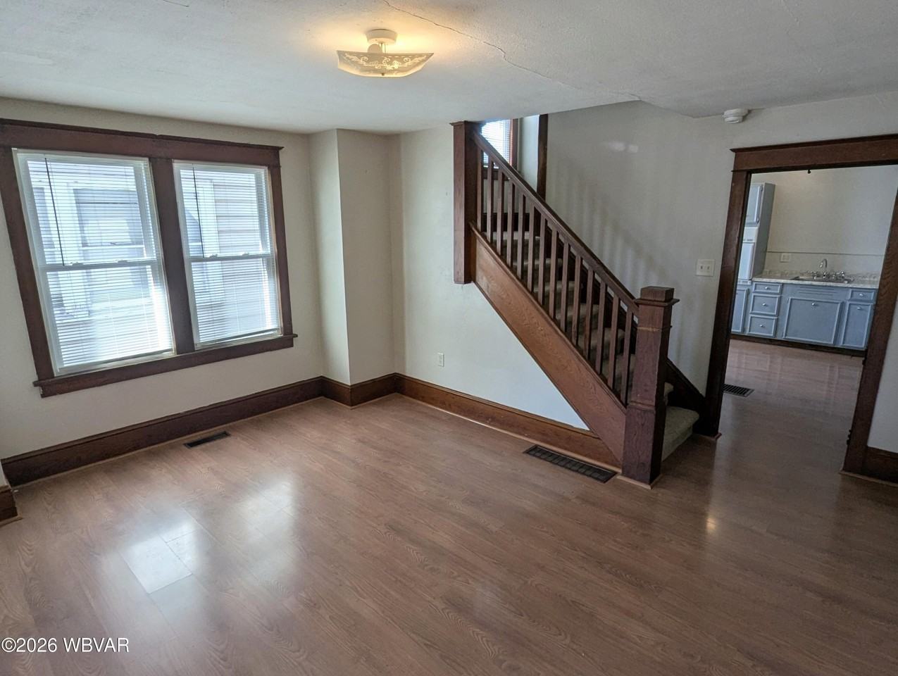 675 Cemetery St - Photo 5 of 17