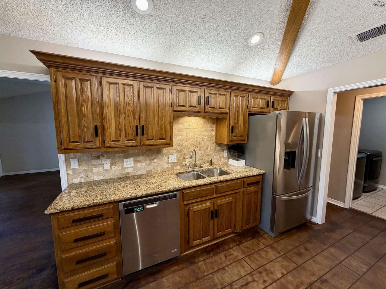 4410 York St - Photo 5 of 17