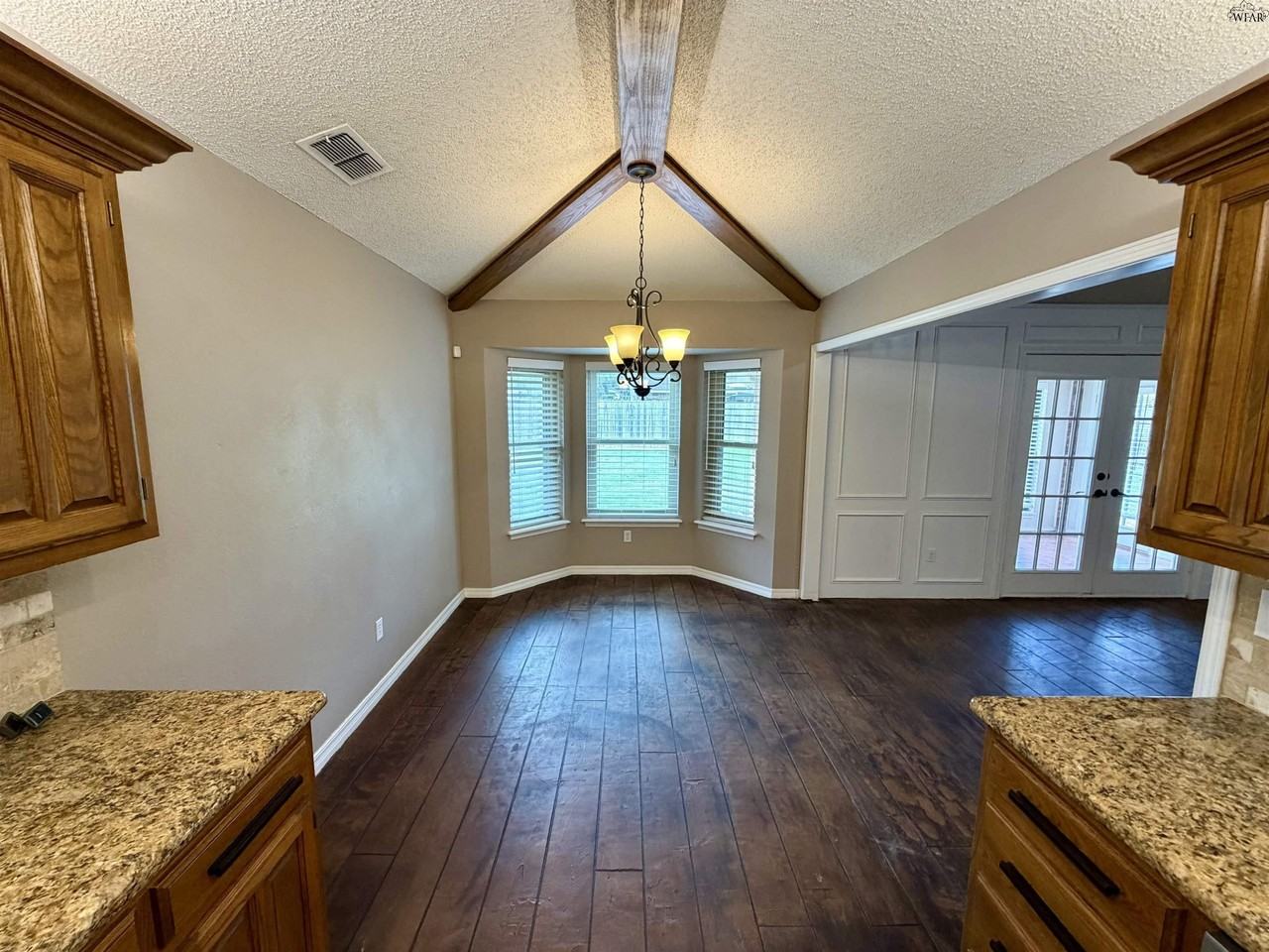 4410 York St - Photo 7 of 17