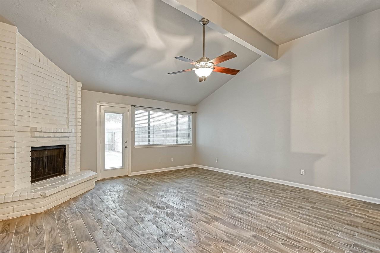 2235 Sentinal Oaks St - Photo 7 of 35