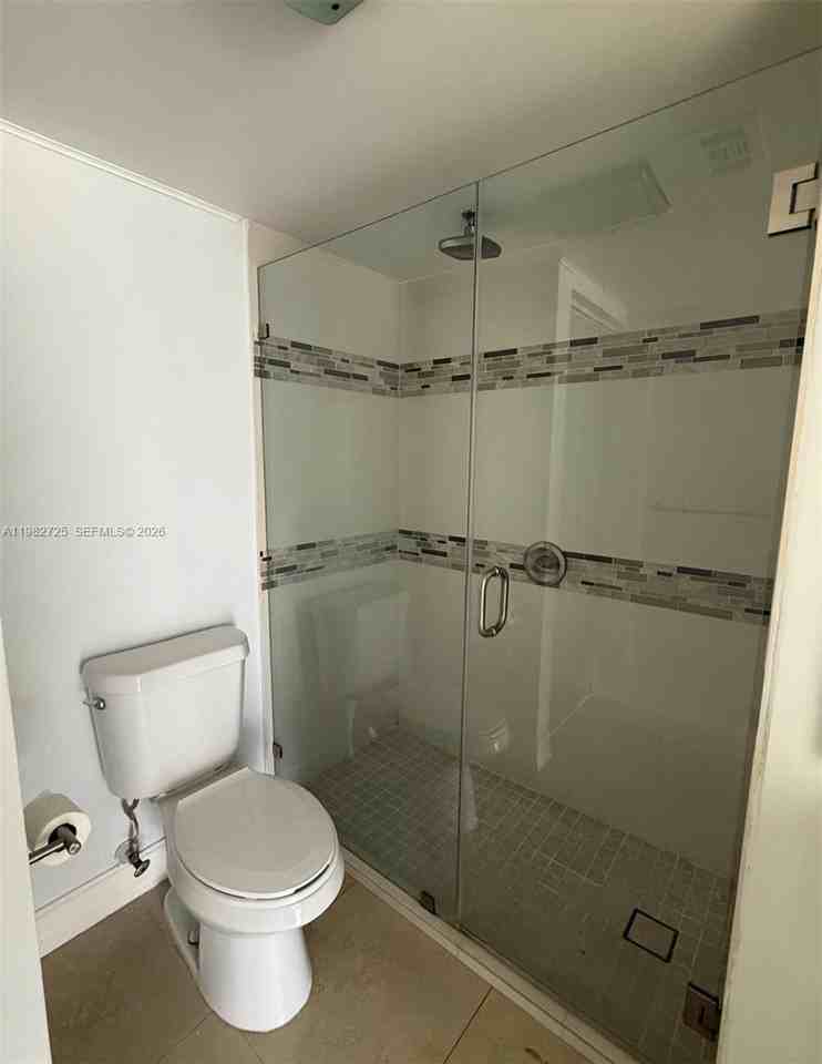 18870 Nw 57th Ave - Photo 3 of 8