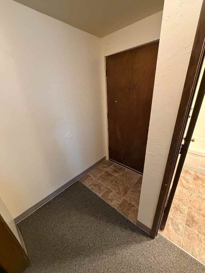 952 Nw Sycamore Ave #8 - Photo 2 of 10
