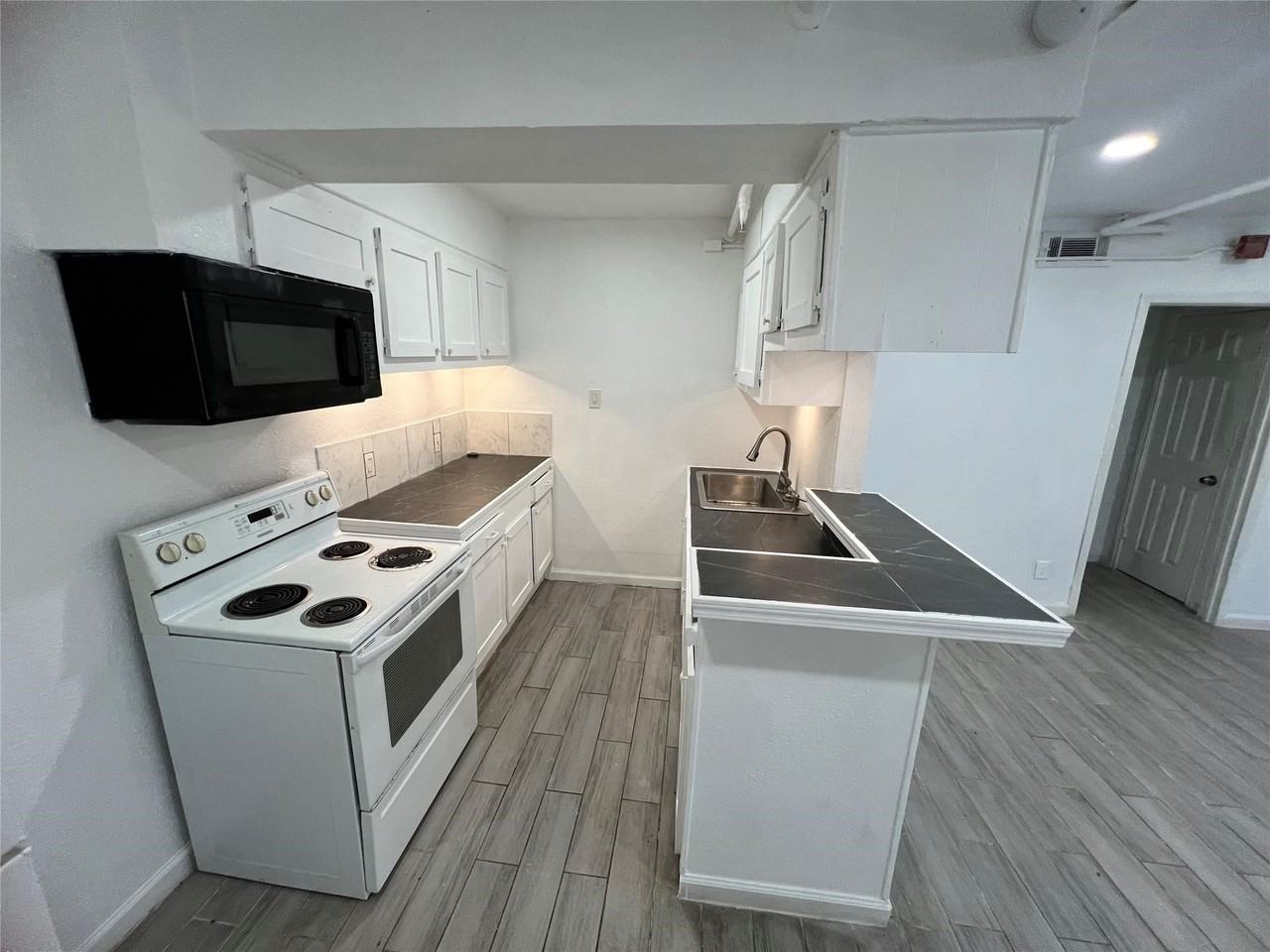 5911 Grace Ln - Photo 3 of 8