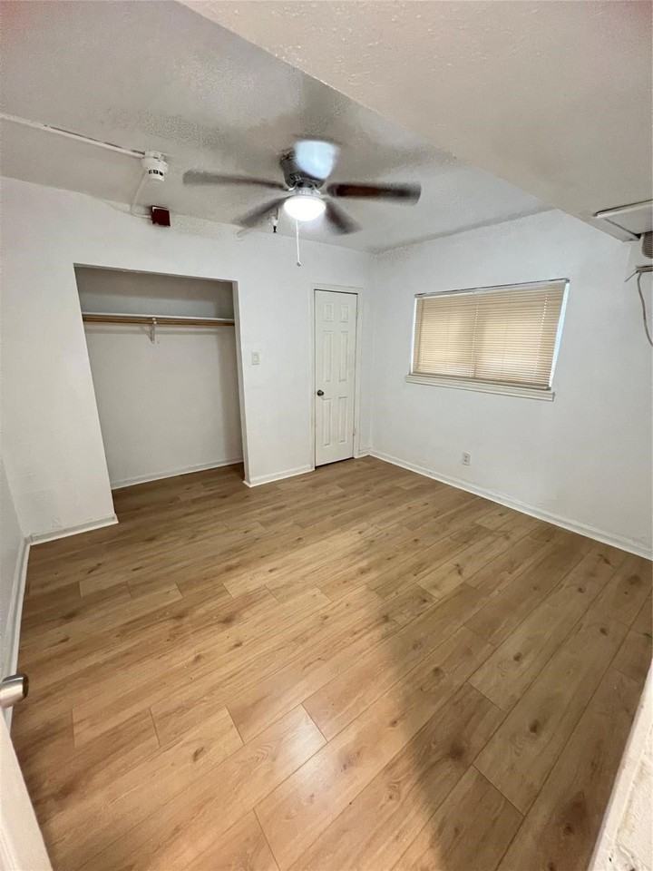 5911 Grace Ln - Photo 4 of 8