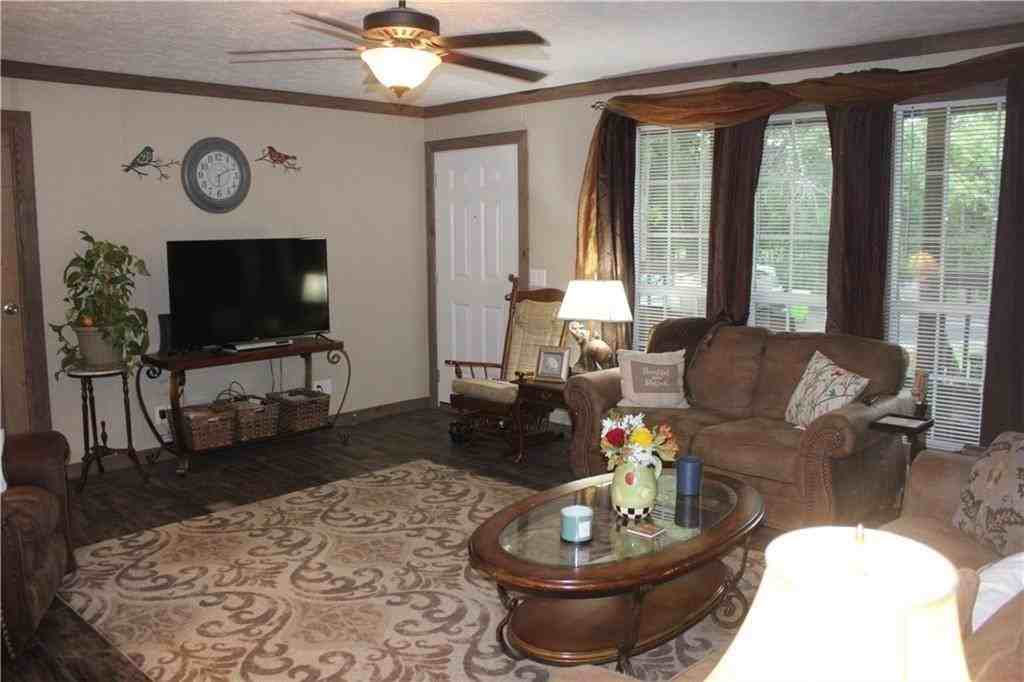 414 Massengale Rd - Photo 4 of 18