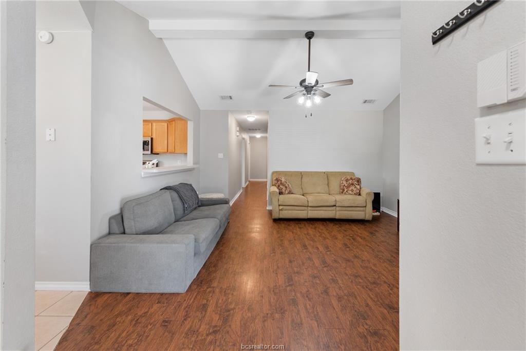 3609 Oldenburg Ct - Photo 3 of 20