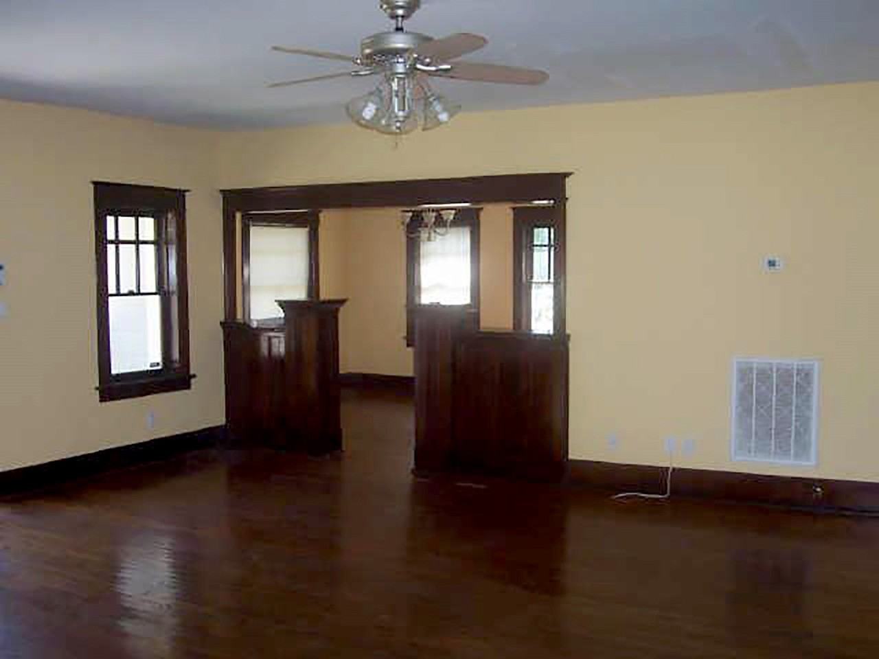 1701 Sylvester Rd - Photo 5 of 19