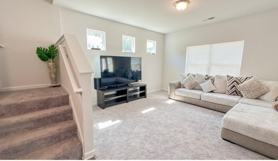 421 Collington Cir - Photo 3 of 12