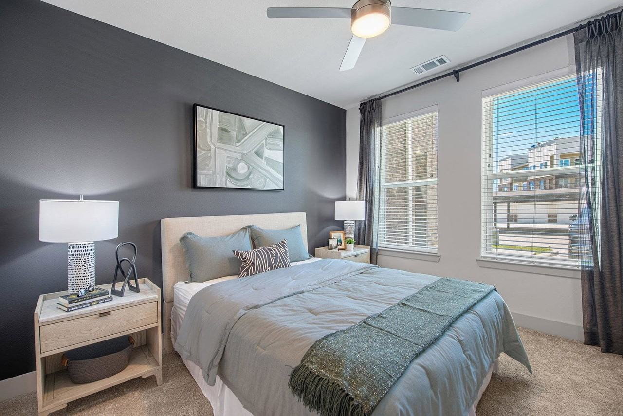 3909 N Loop 288 - Photo 7 of 8