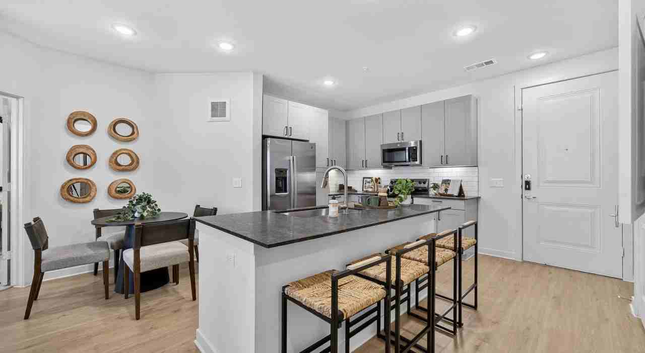 3251 Lake Sharon Dr #9109