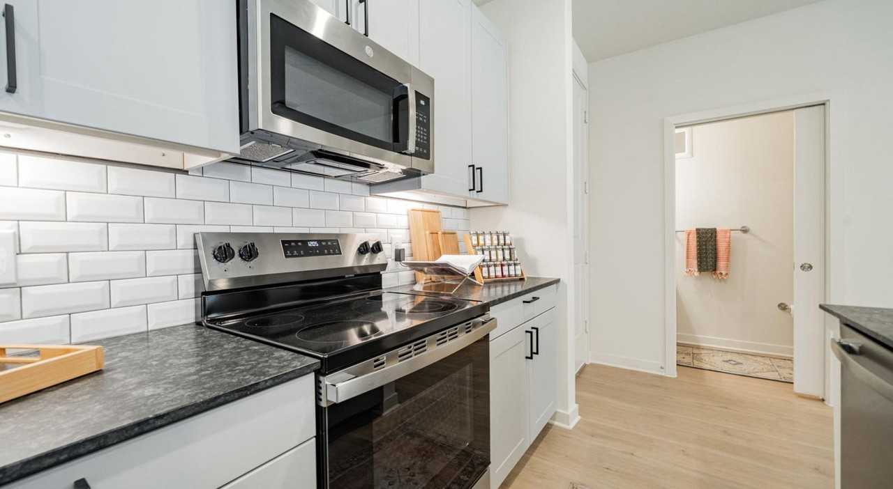 3251 Lake Sharon Dr #9109 - Photo 2 of 8