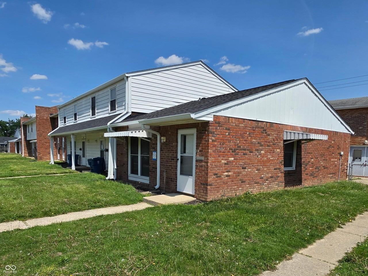 3819 Biscayne Rd - Photo 2 of 12