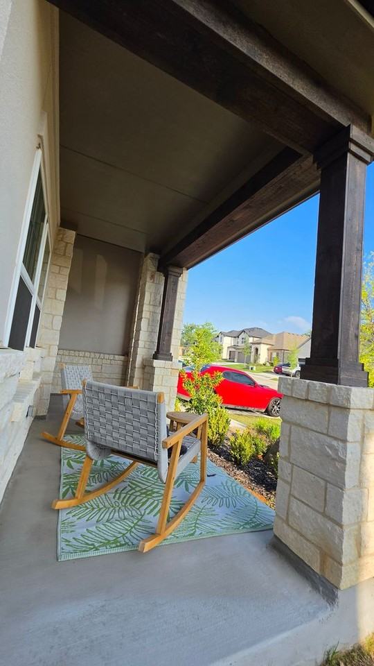 1513 Larson Ln - Photo 4 of 50