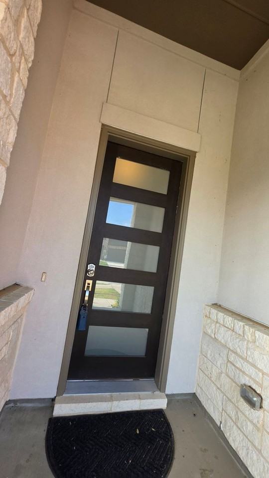 1513 Larson Ln - Photo 5 of 50