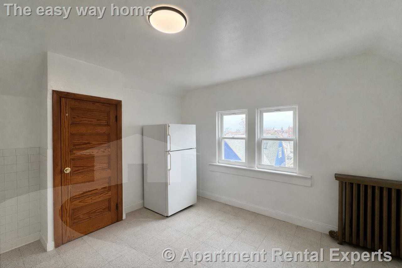 145 Lowell St #3 - Photo 2 of 11