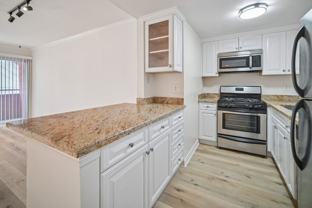 1939 N TAMARIND AVE - Photo 1 of 1