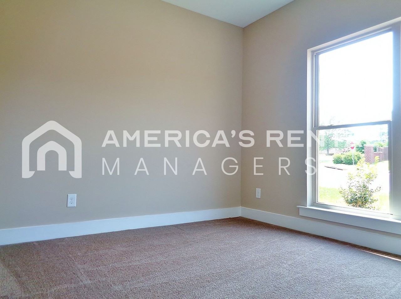 11509 Andrew Way - Photo 4 of 30