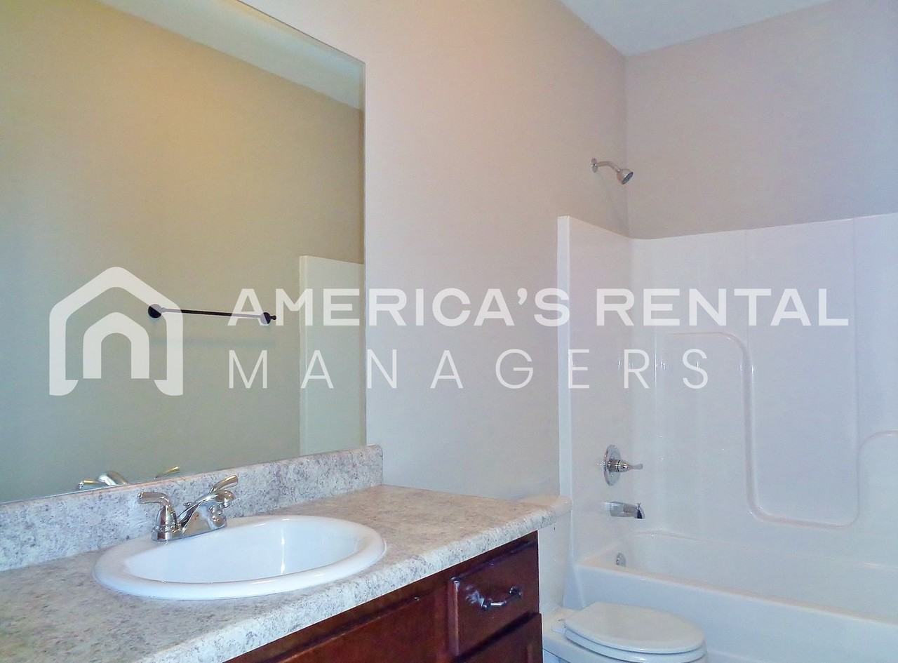 11509 Andrew Way - Photo 5 of 30
