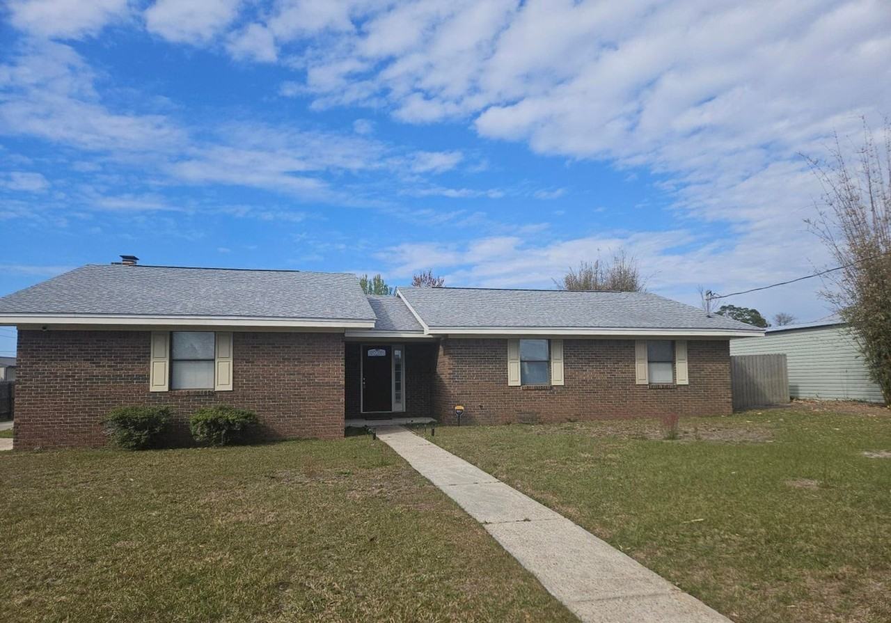 618 Gabriel St - Photo 5 of 23