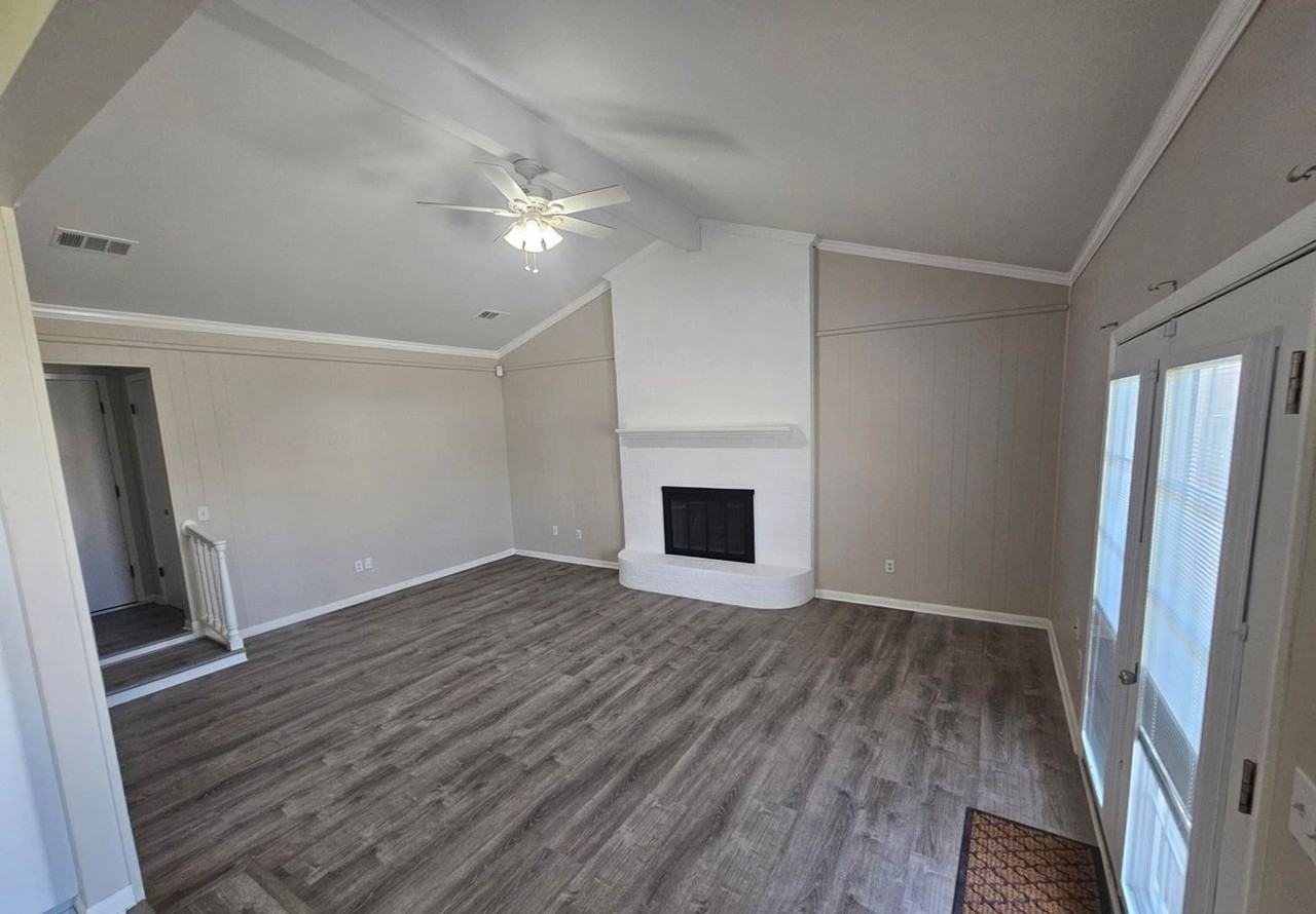 618 Gabriel St - Photo 6 of 23