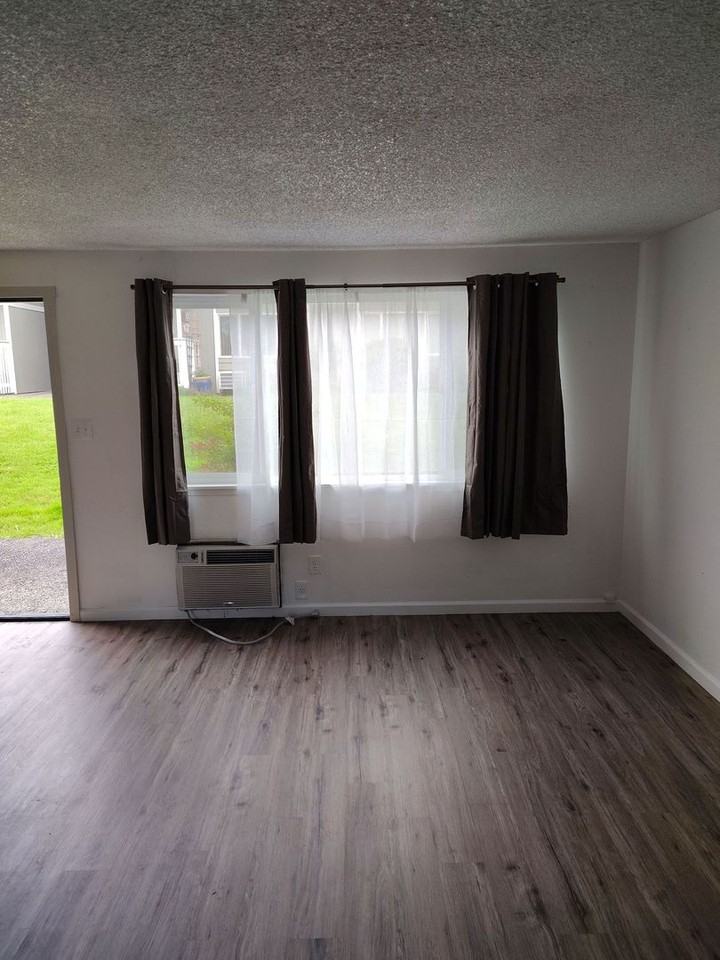 885 Ne Sunset St #11 - Photo 2 of 22