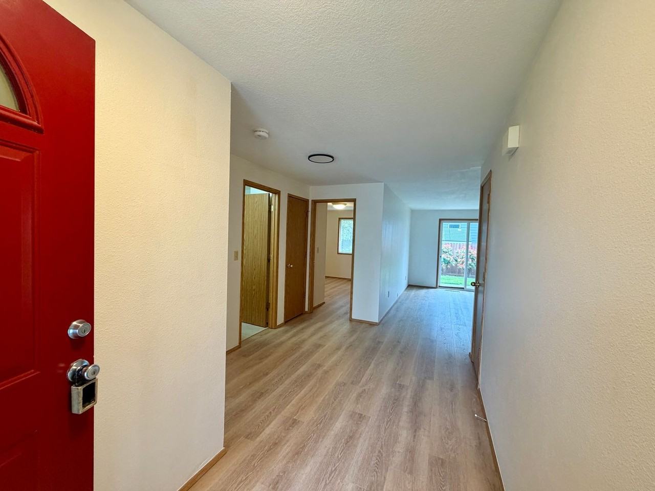 12516 Ne 101st St - Photo 7 of 36