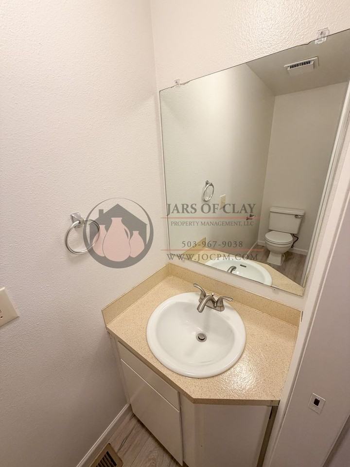 1540 Fircrest Ct Se - Photo 4 of 18