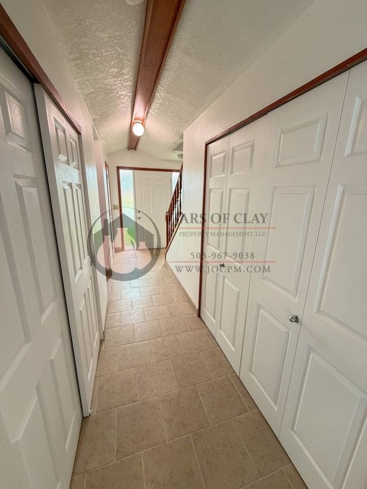 3762 Laura Ln Ne - Photo 3 of 16