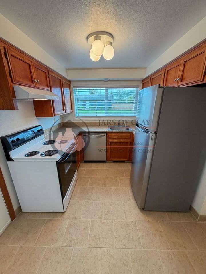 3762 Laura Ln Ne - Photo 4 of 16