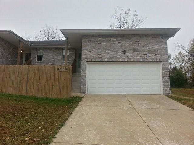 3238 W Greenwood St - Photo 5 of 26