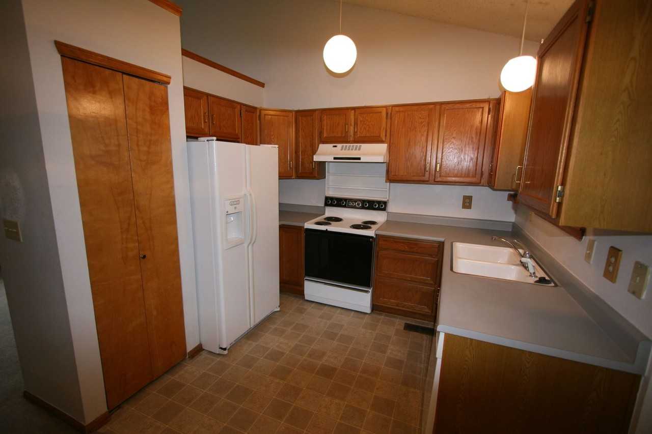 10524 Dexter Dr - Photo 5 of 10