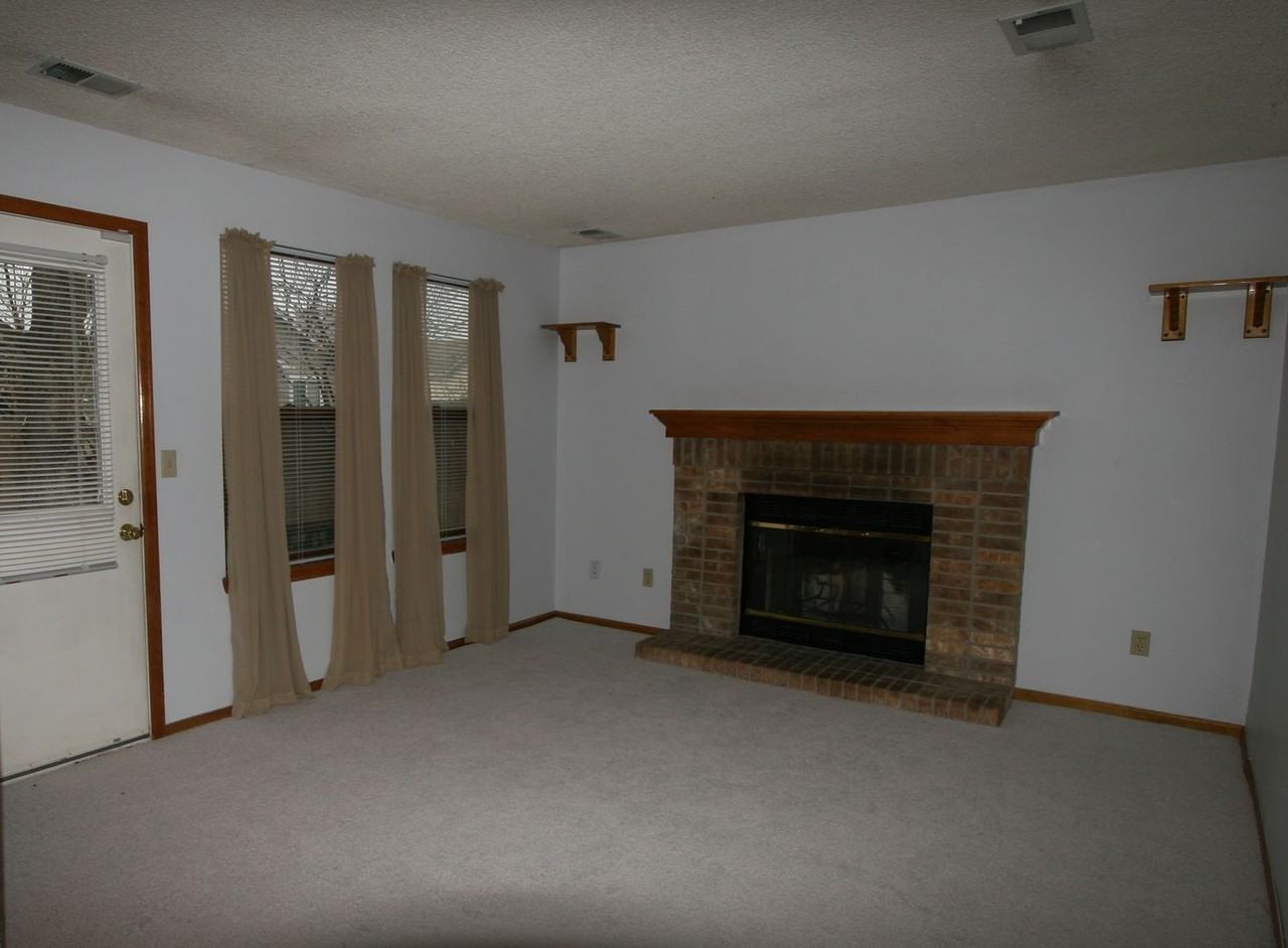 10524 Dexter Dr - Photo 6 of 10