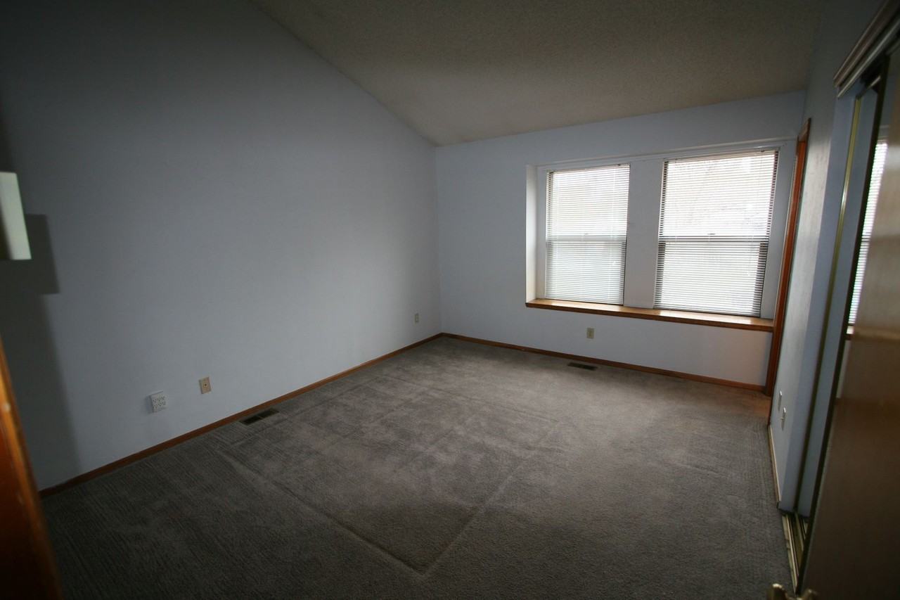 10524 Dexter Dr - Photo 7 of 10