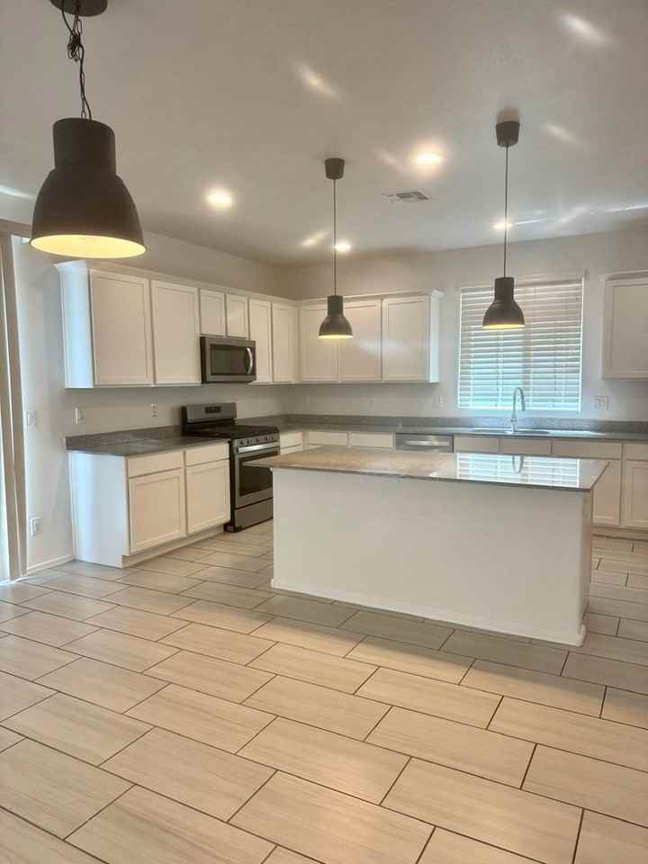 243 N Sandal - Photo 3 of 16