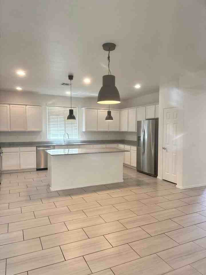 243 N Sandal - Photo 4 of 16