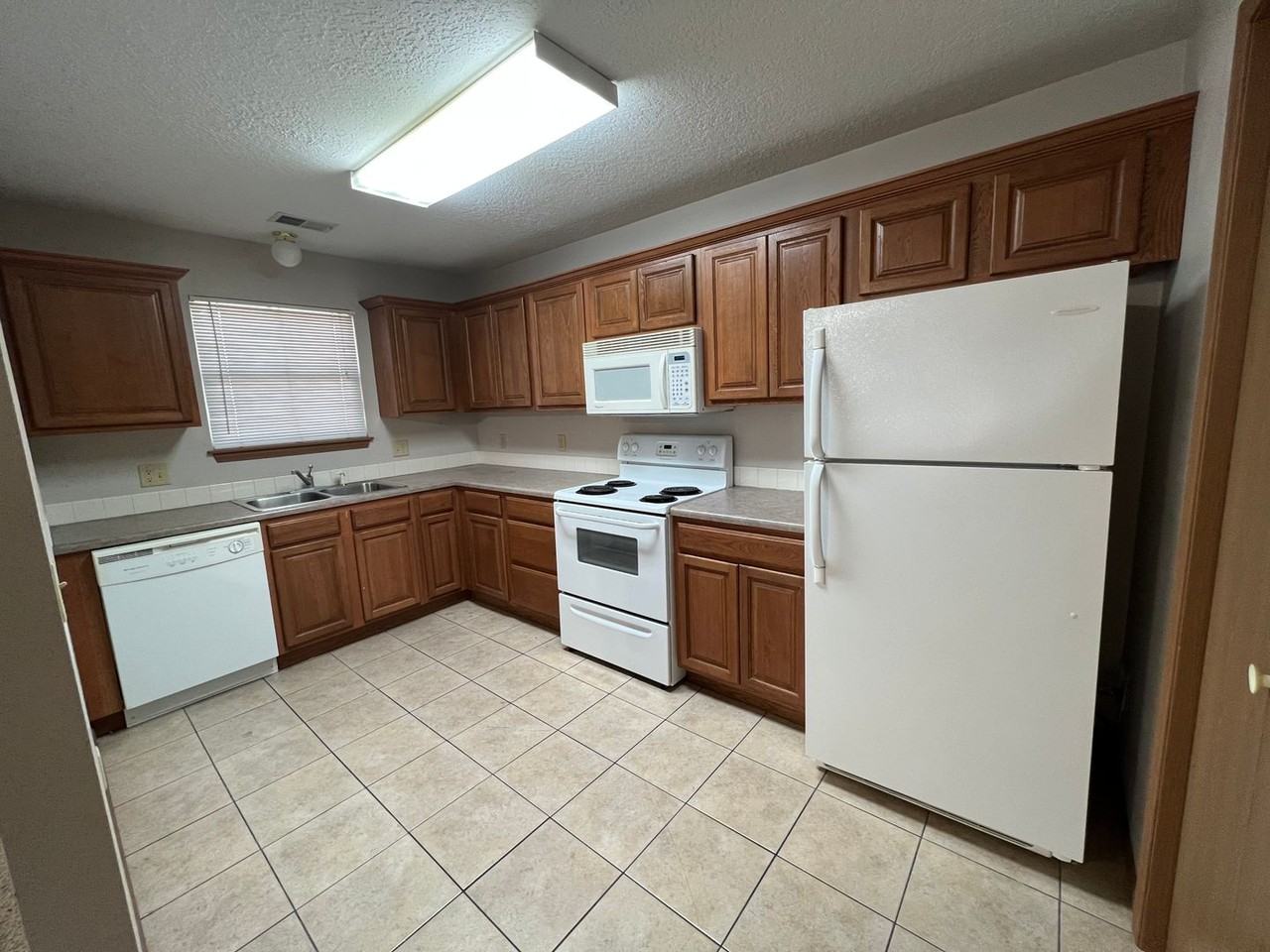 1105 Ratone St #6 - Photo 2 of 13