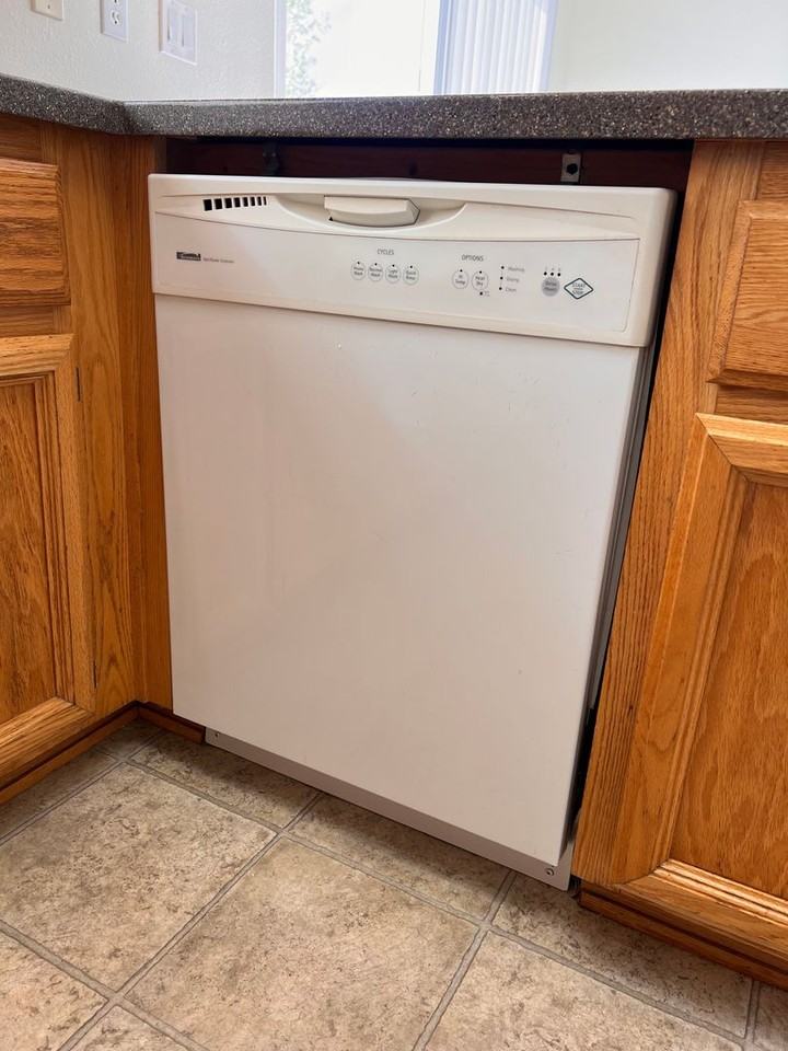 541 Summer St - Photo 7 of 37