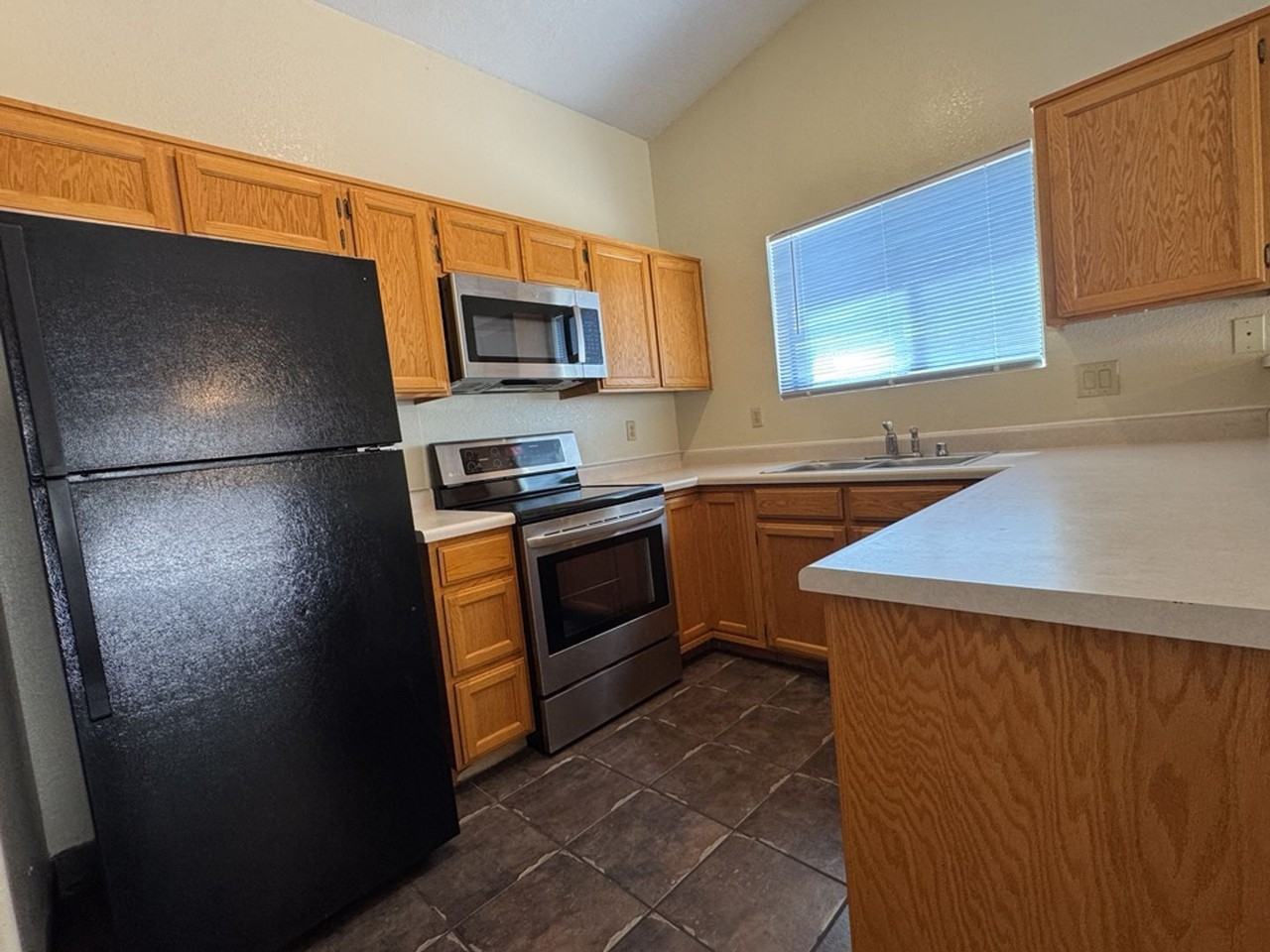 4877 Los Reyes Dr - Photo 6 of 27